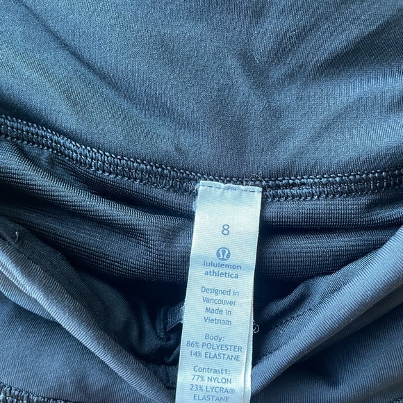 Lululemon Speed it up shorts size 8 - Picture 4 of 6